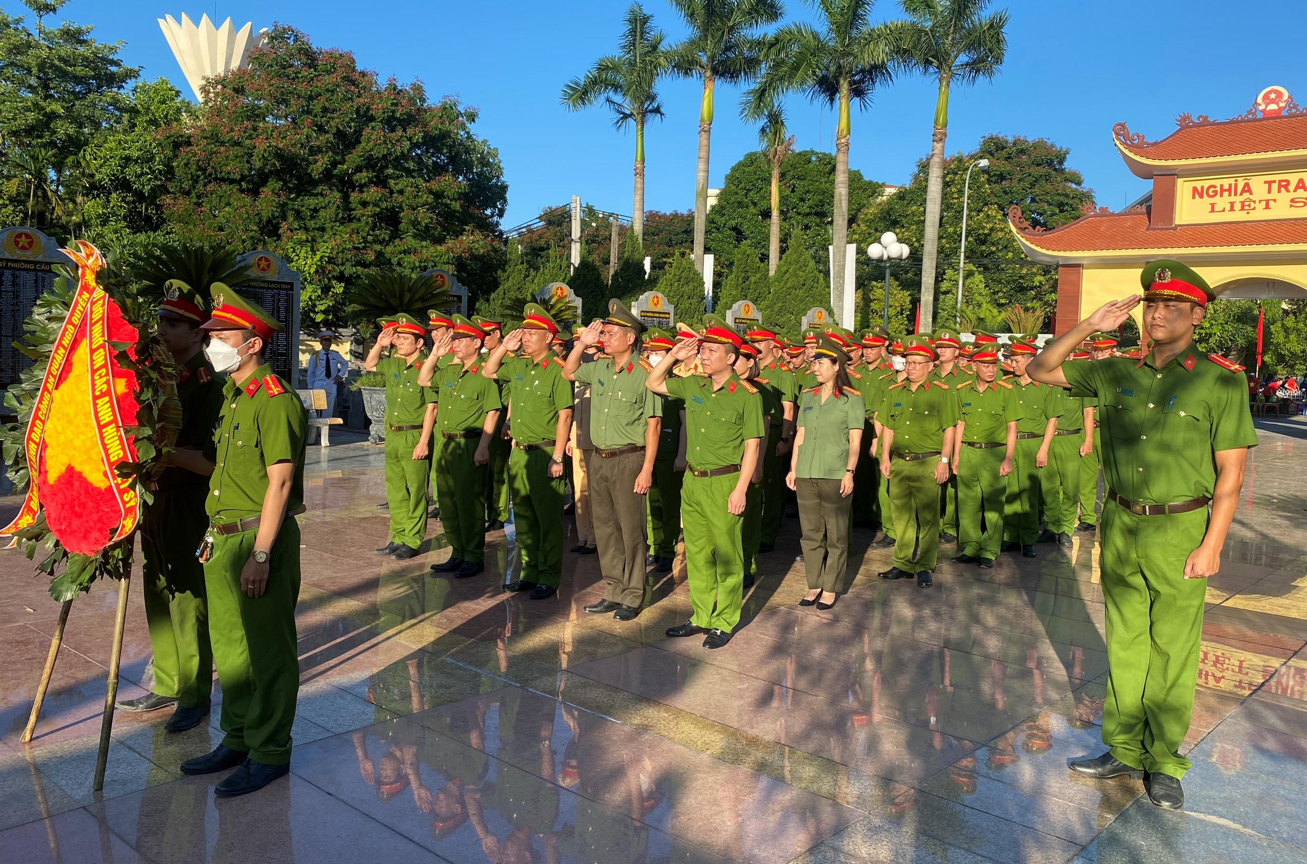 Công an quận Ngô Quyền: Tổ chức nhiều hoạt động kỷ niệm ngày Thương binh Liệt sĩ 